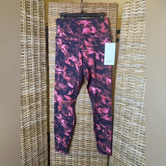 #223 NWT Lululemon Align High-Rise Pant 28"
Intensity Pink Blossom Multi Sz 8 - Picture 6 of 9